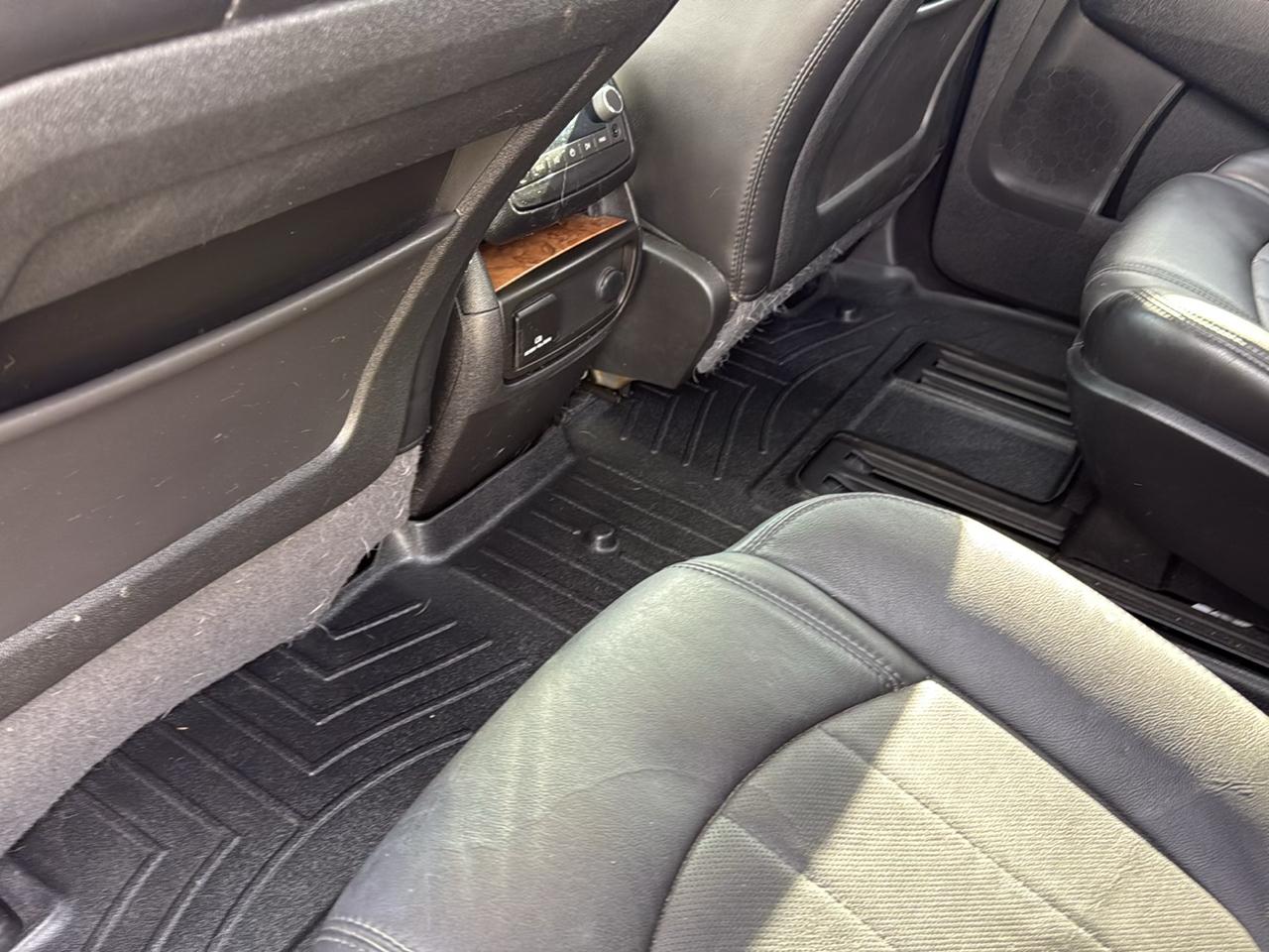 Buick Enclave Premium AWD 2012