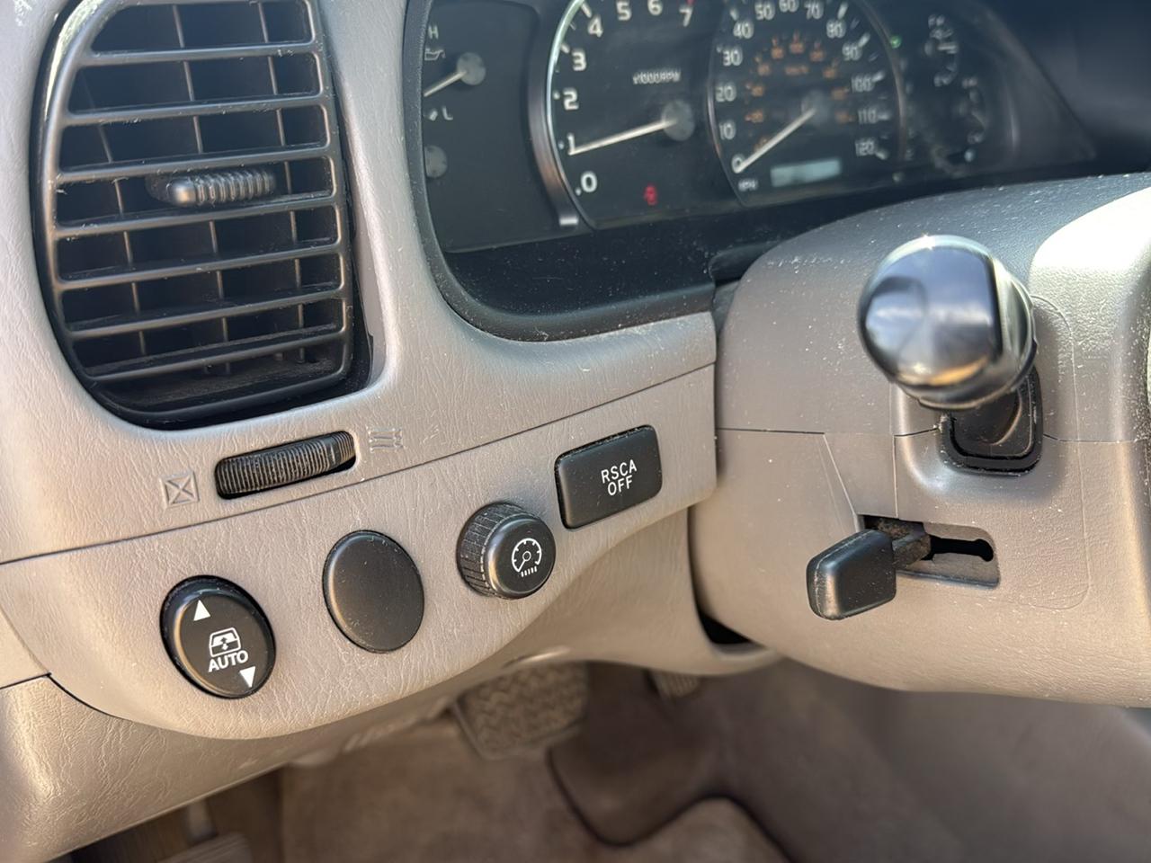 Toyota Sequoia SR5 4WD 2006