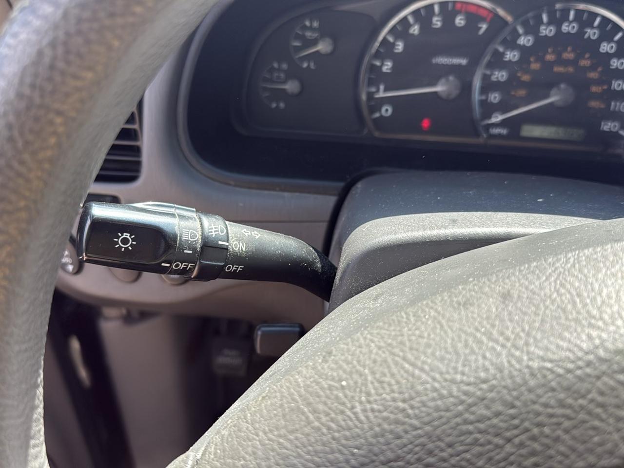 Toyota Sequoia SR5 4WD 2006