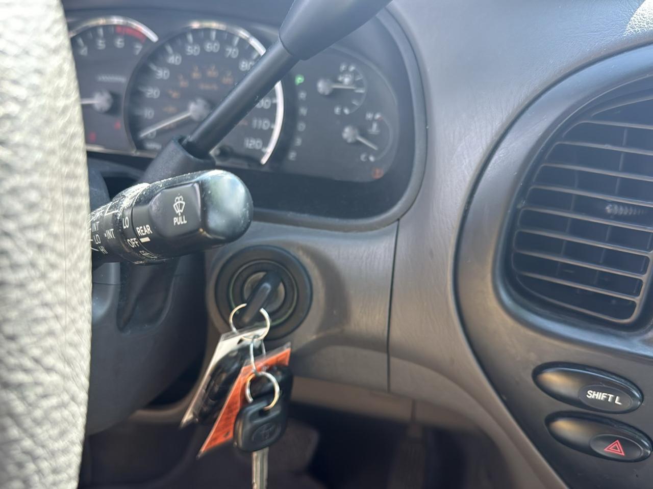 Toyota Sequoia SR5 4WD 2006