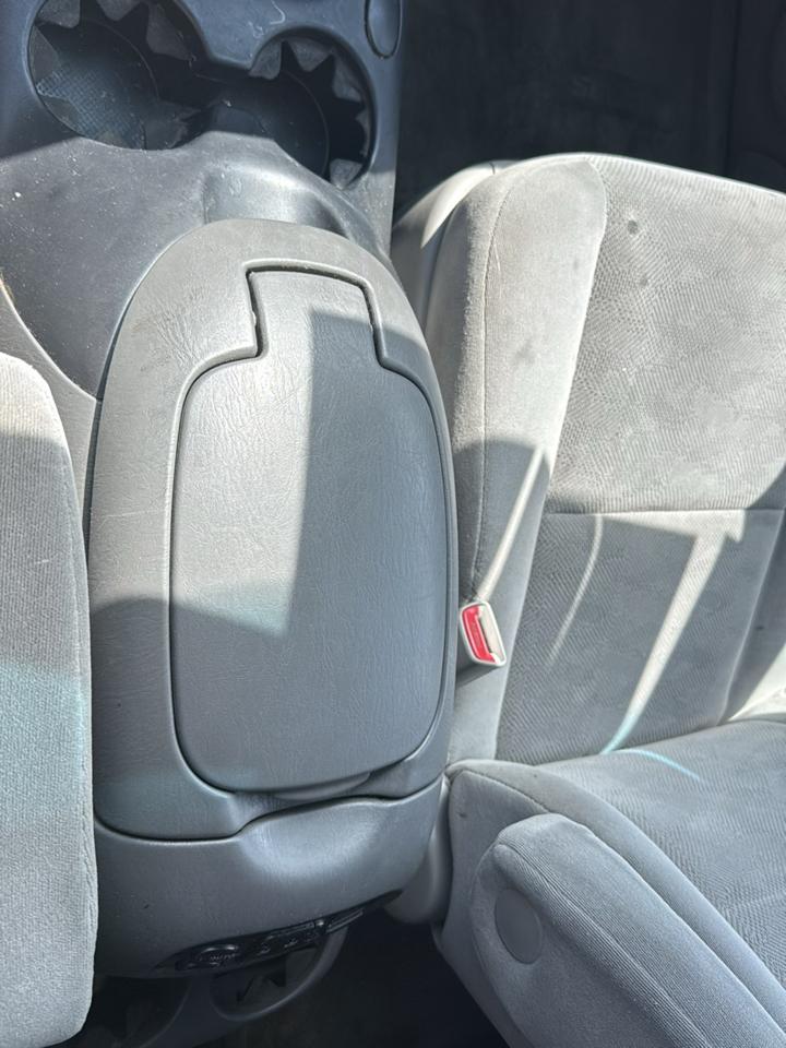 Toyota Sequoia SR5 4WD 2006