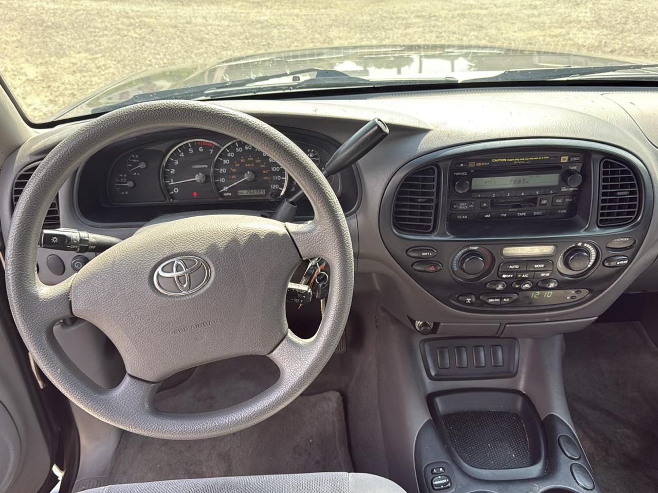 Toyota Sequoia SR5 4WD 2006