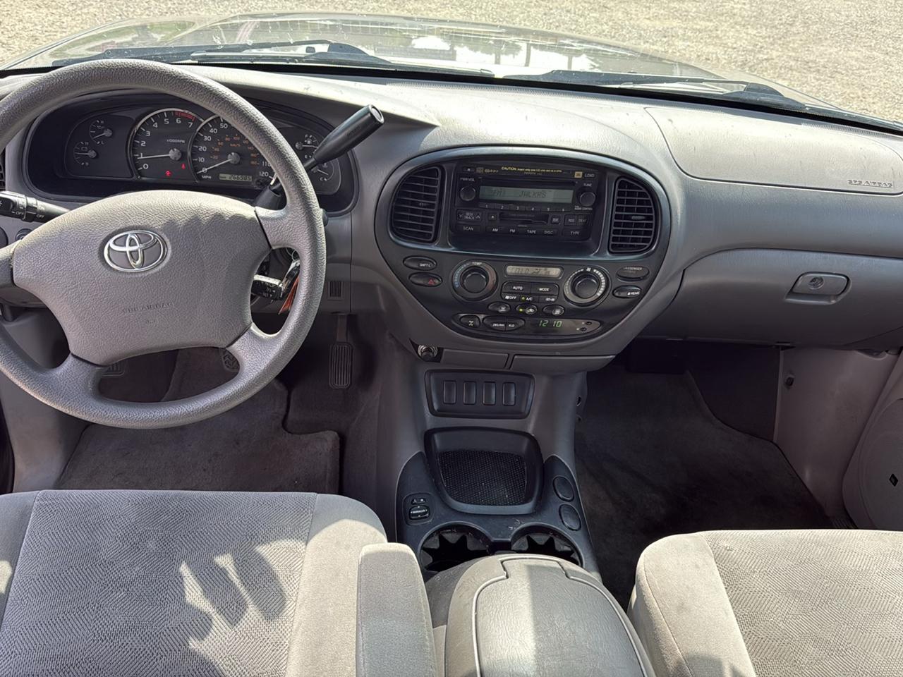 Toyota Sequoia SR5 4WD 2006