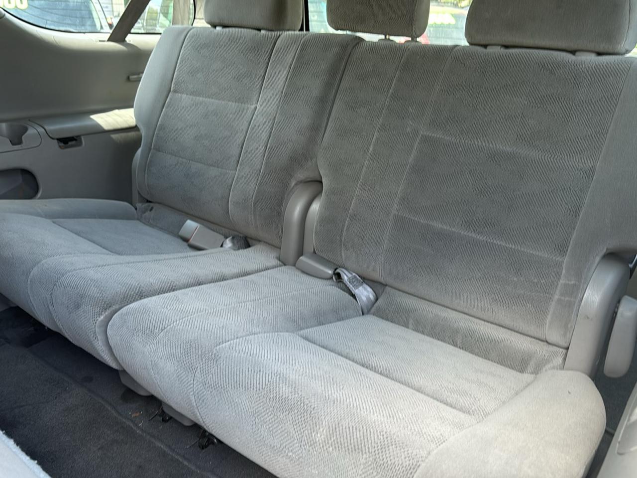 Toyota Sequoia SR5 4WD 2006
