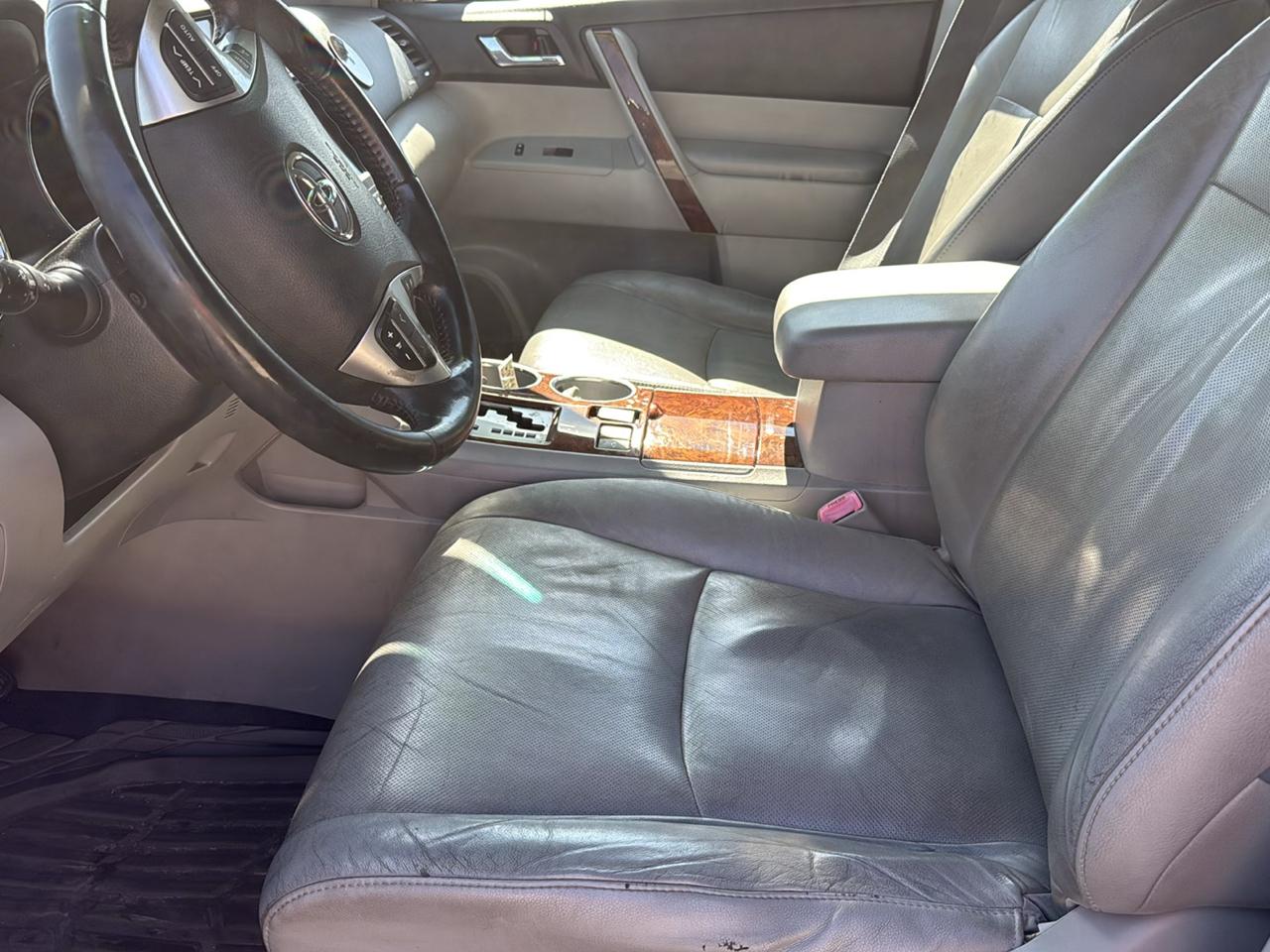 Toyota Highlander Hybrid Limited 4WD 2011