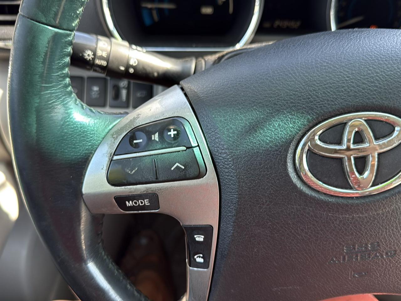 Toyota Highlander Hybrid Limited 4WD 2011