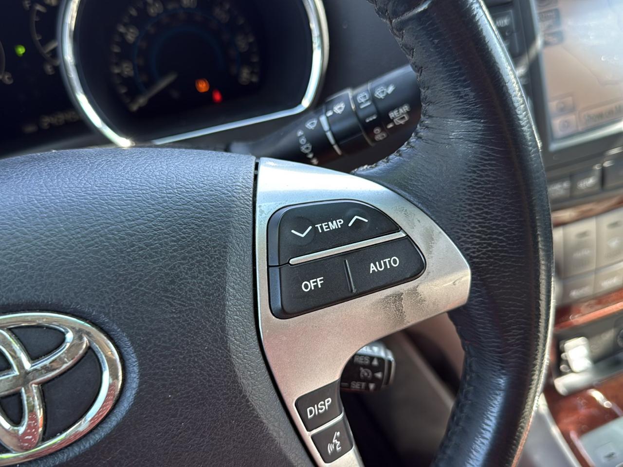 Toyota Highlander Hybrid Limited 4WD 2011