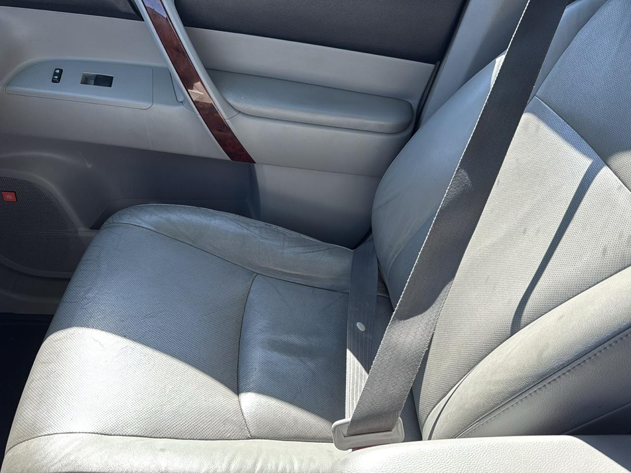 Toyota Highlander Hybrid Limited 4WD 2011