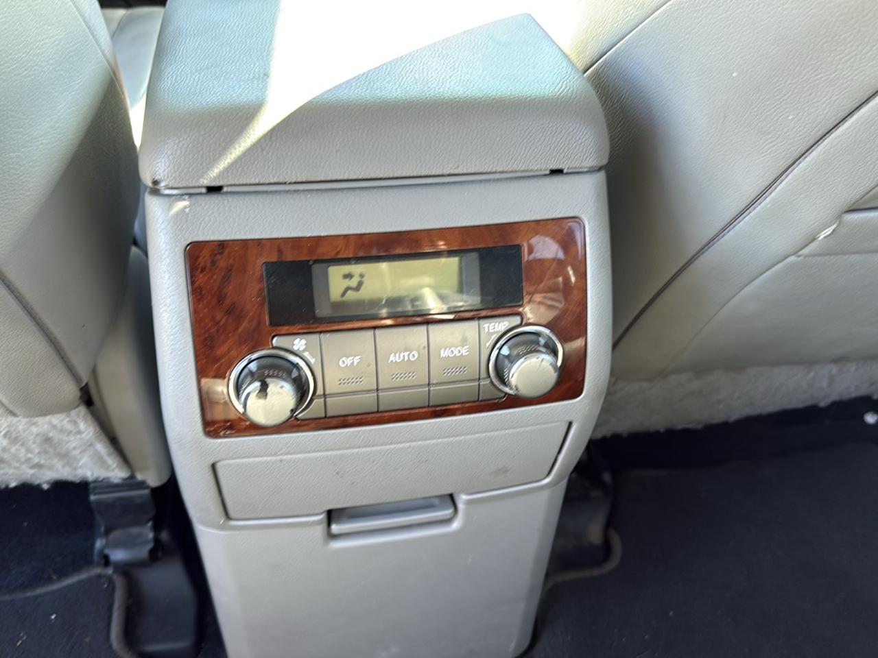Toyota Highlander Hybrid Limited 4WD 2011