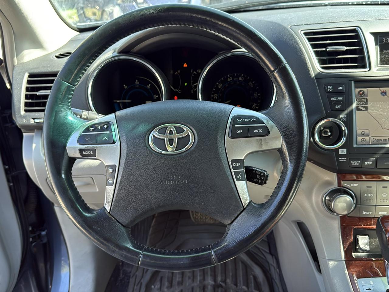Toyota Highlander Hybrid Limited 4WD 2011