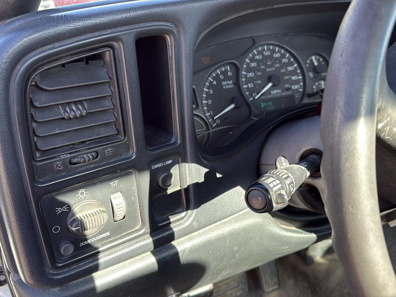 GMC Sierra 1500 SL Short Bed 2WD 2002