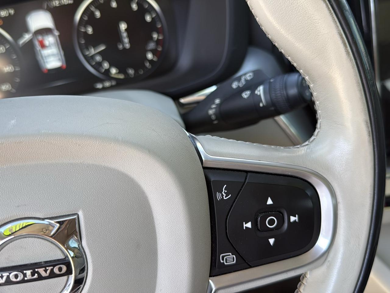 Volvo XC60 T6 Momentum AWD 2018