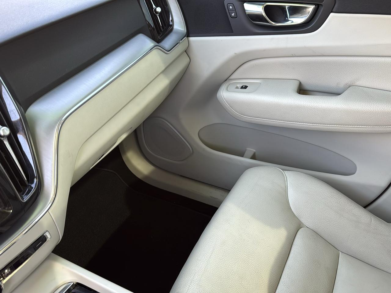 Volvo XC60 T6 Momentum AWD 2018