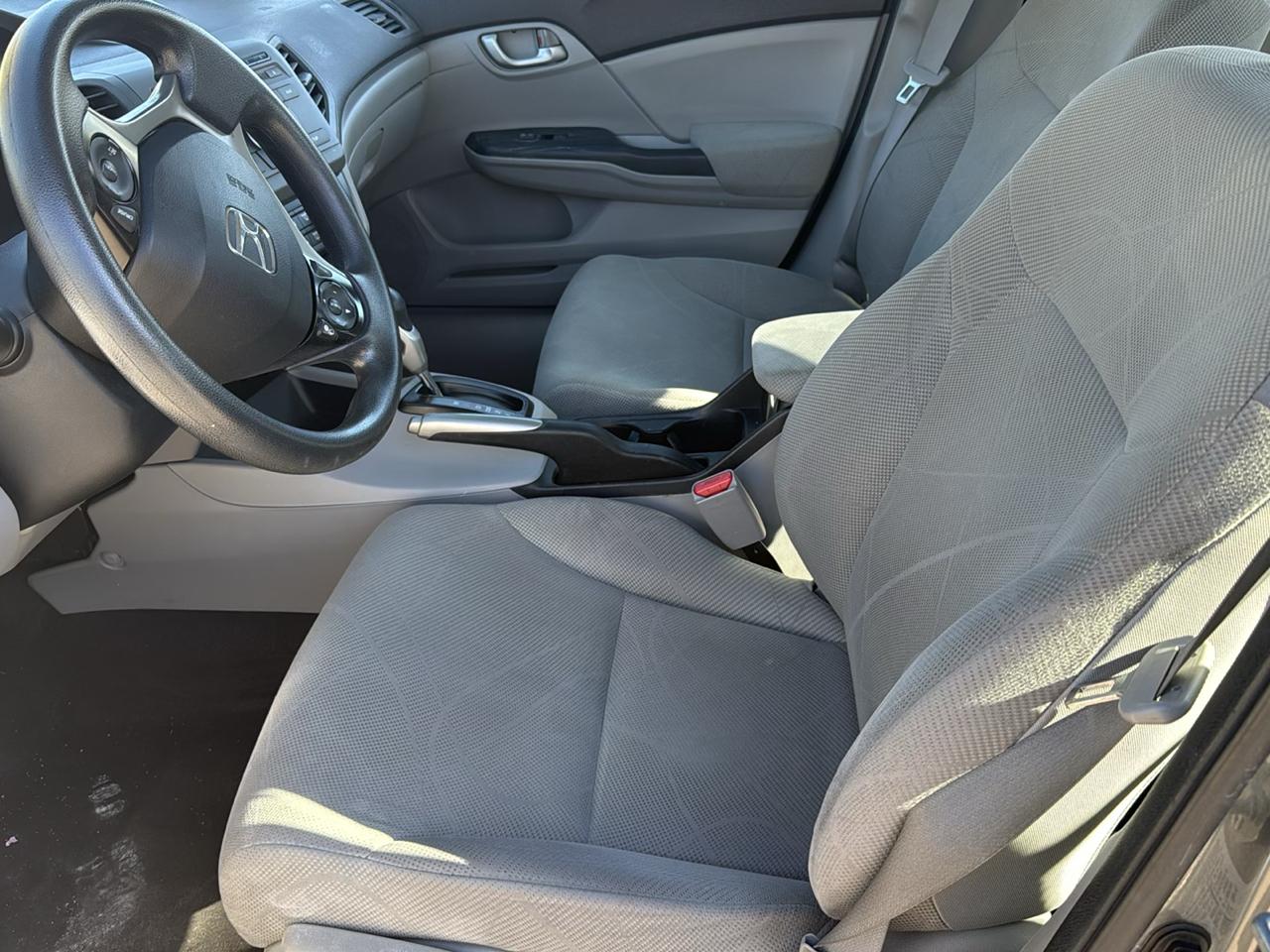 Honda Civic LX Sedan 5-Speed AT 2012
