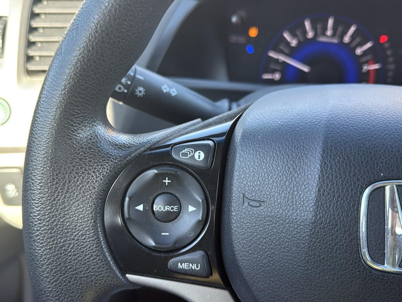 Honda Civic LX Sedan 5-Speed AT 2012