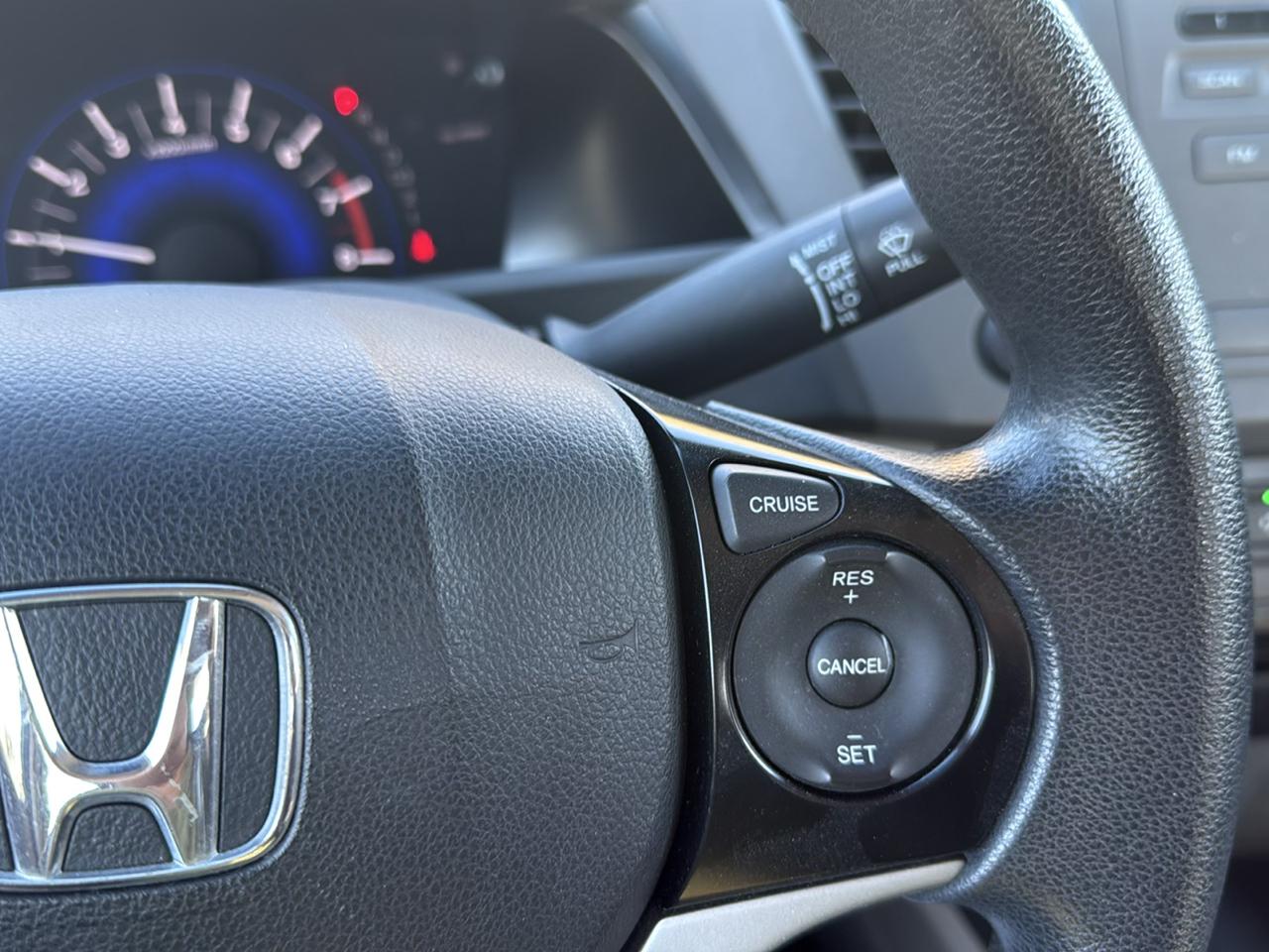 Honda Civic LX Sedan 5-Speed AT 2012