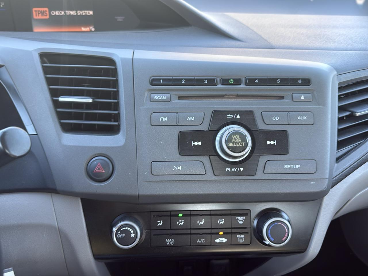 Honda Civic LX Sedan 5-Speed AT 2012