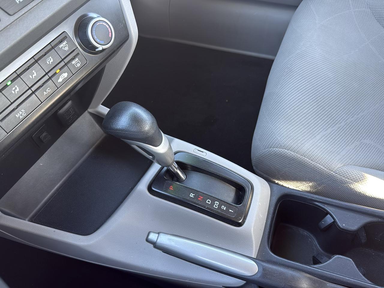 Honda Civic LX Sedan 5-Speed AT 2012
