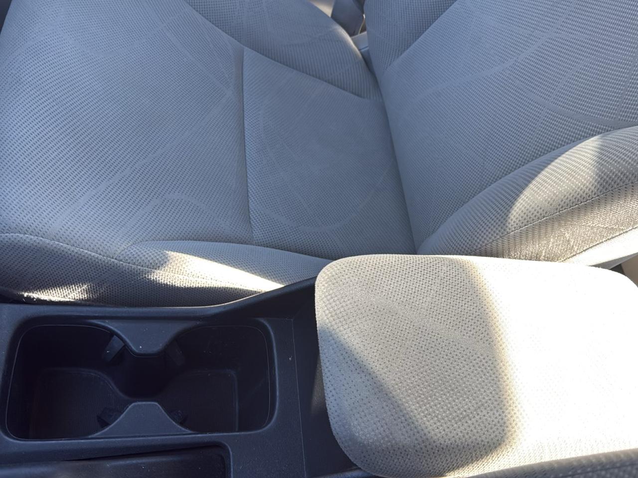 Honda Civic LX Sedan 5-Speed AT 2012
