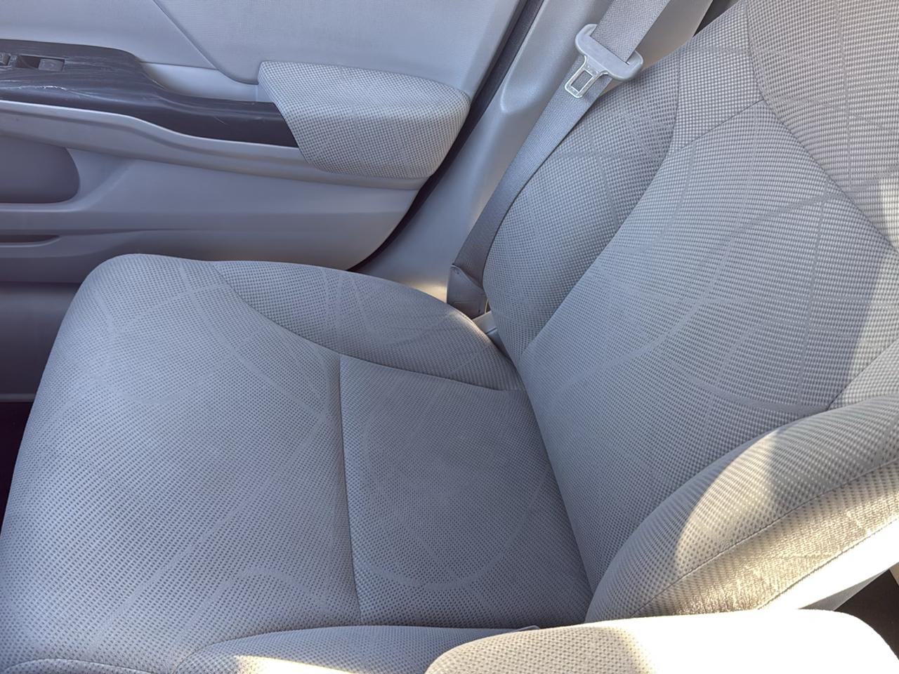 Honda Civic LX Sedan 5-Speed AT 2012