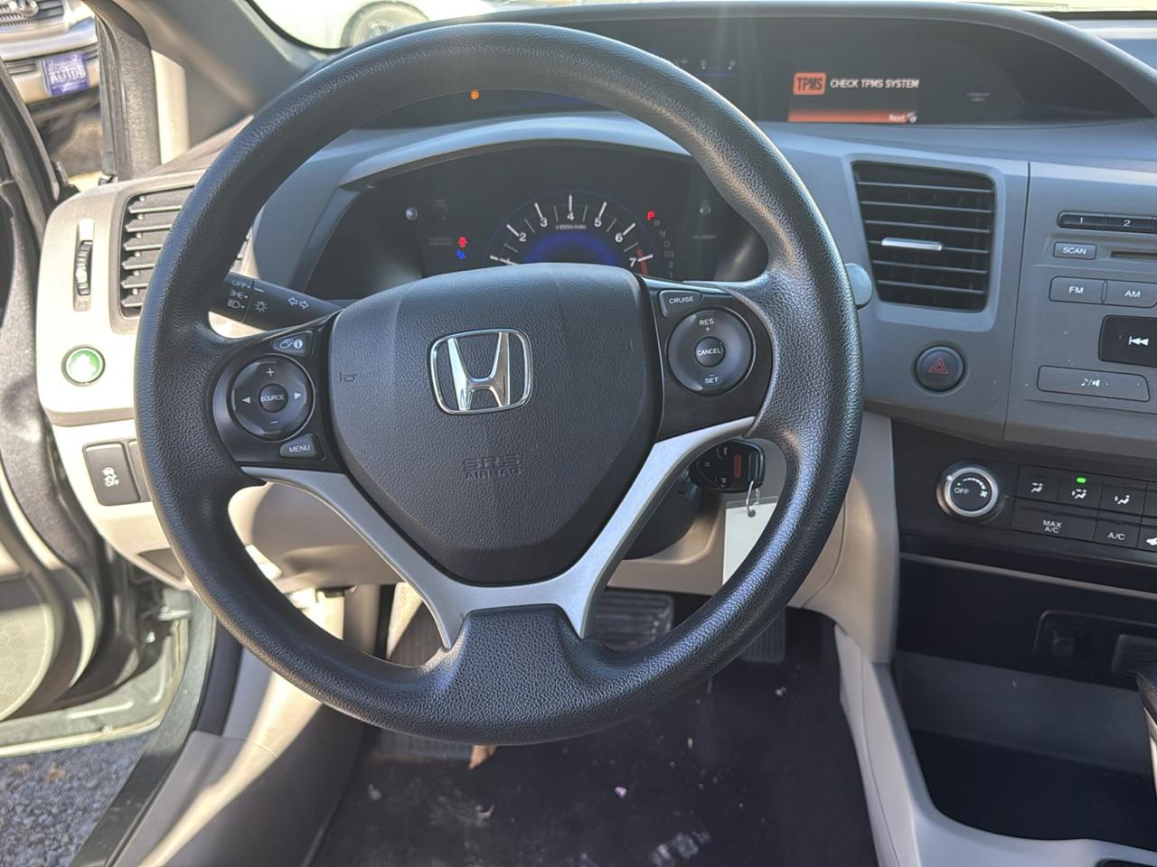 Honda Civic LX Sedan 5-Speed AT 2012