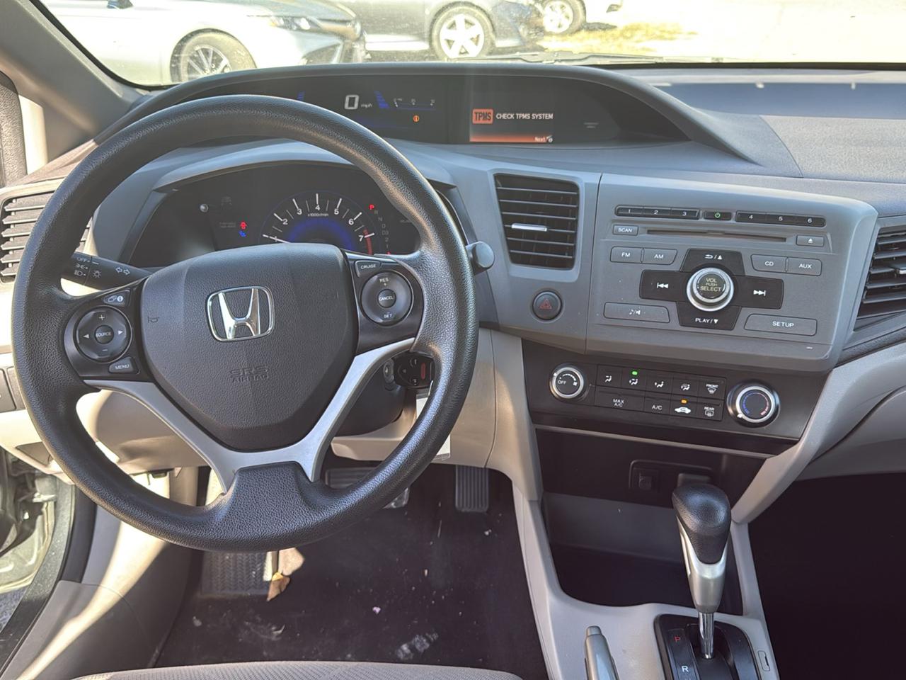 Honda Civic LX Sedan 5-Speed AT 2012