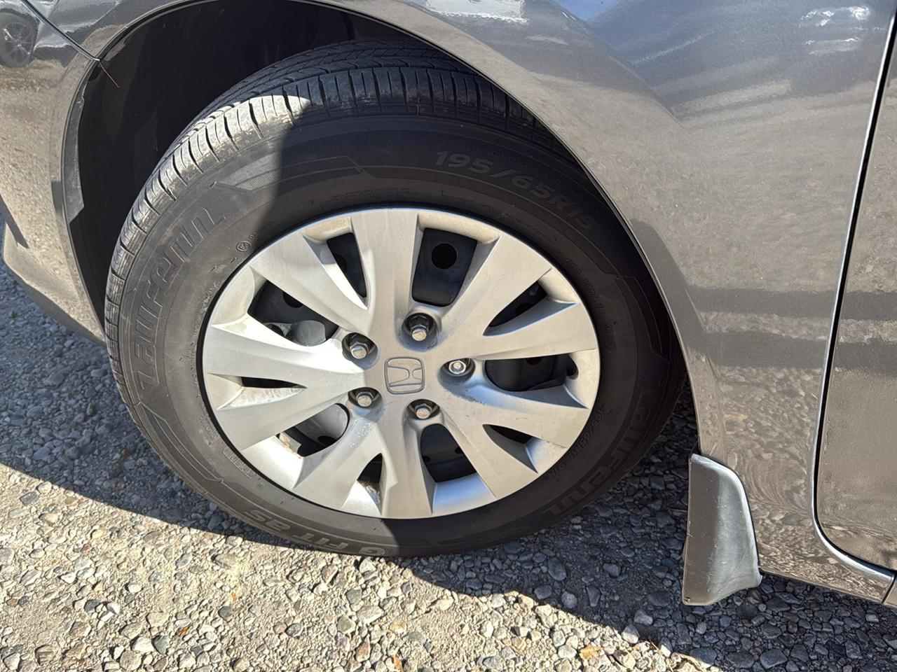 Honda Civic LX Sedan 5-Speed AT 2012