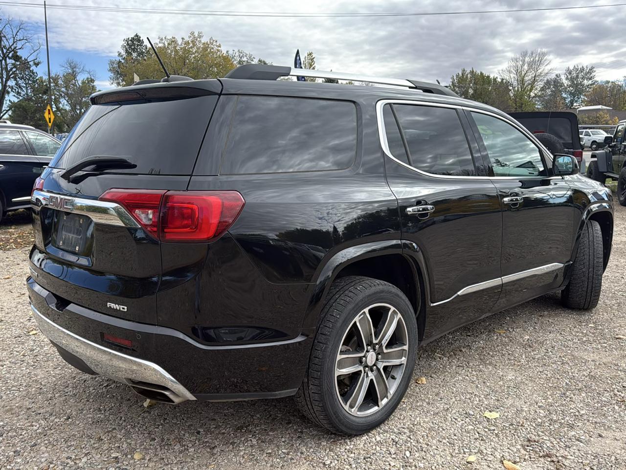 GMC Acadia Denali AWD 2017