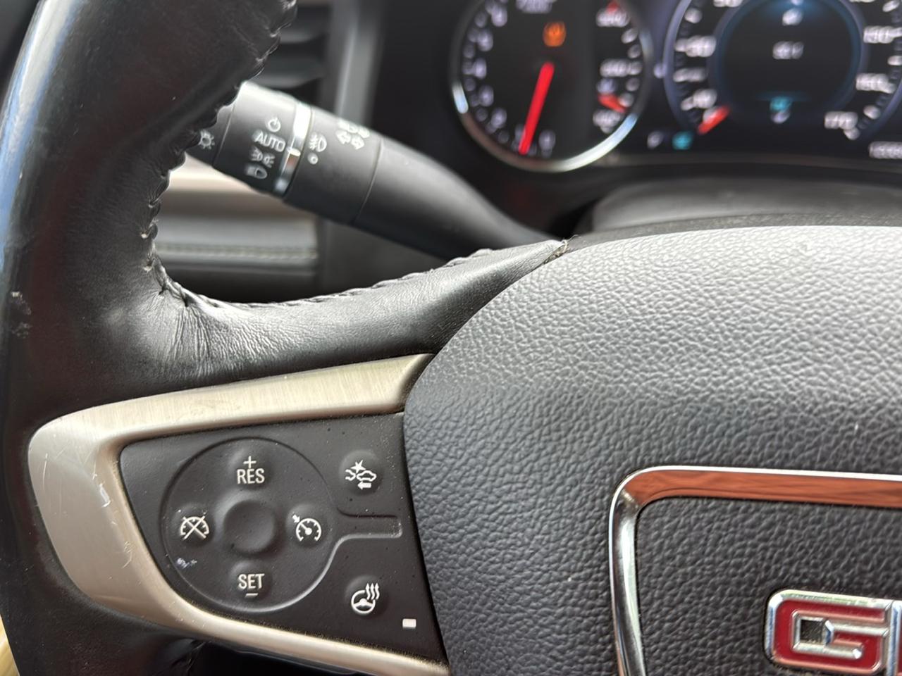 GMC Acadia Denali AWD 2017