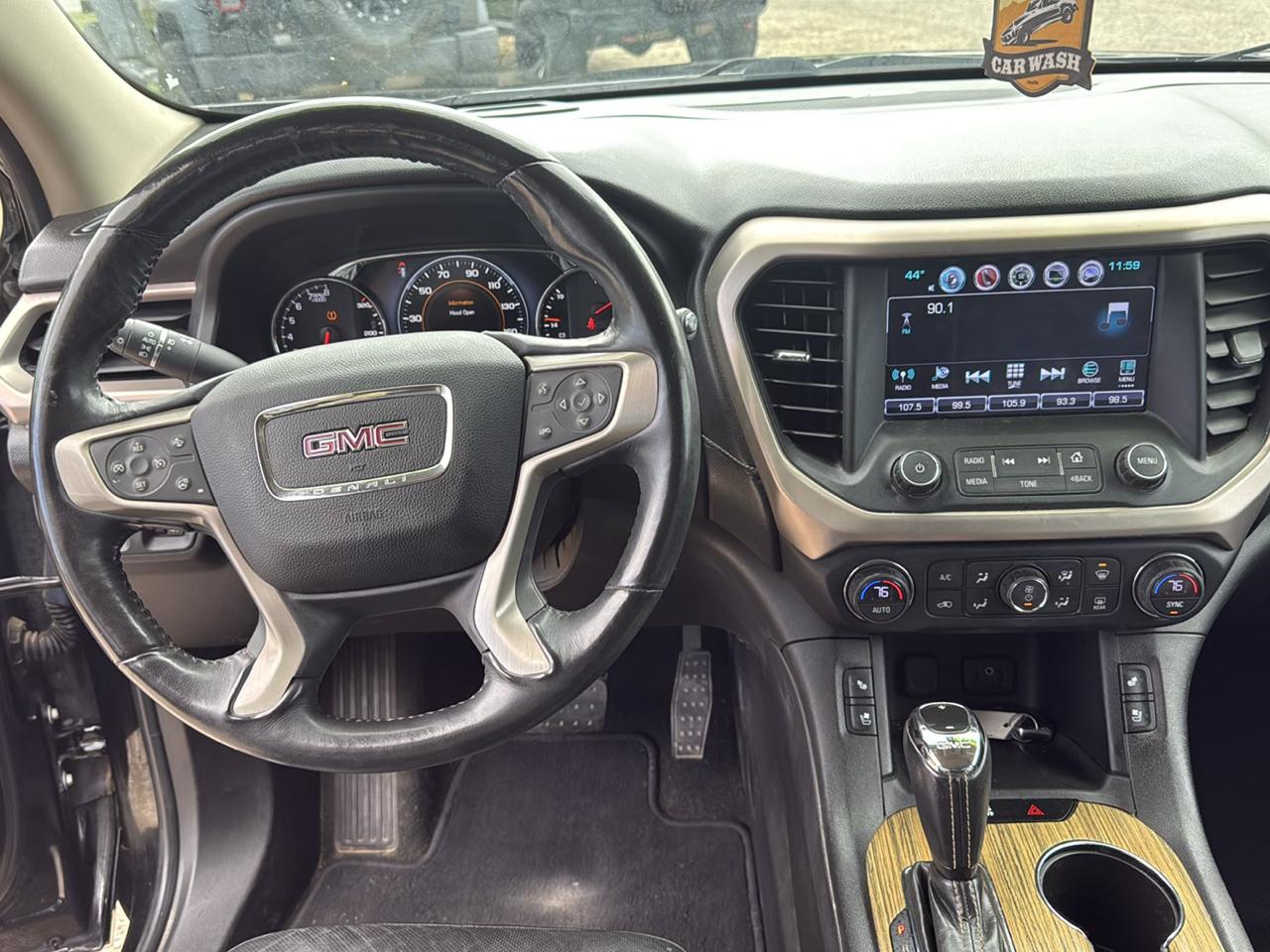 GMC Acadia Denali AWD 2017