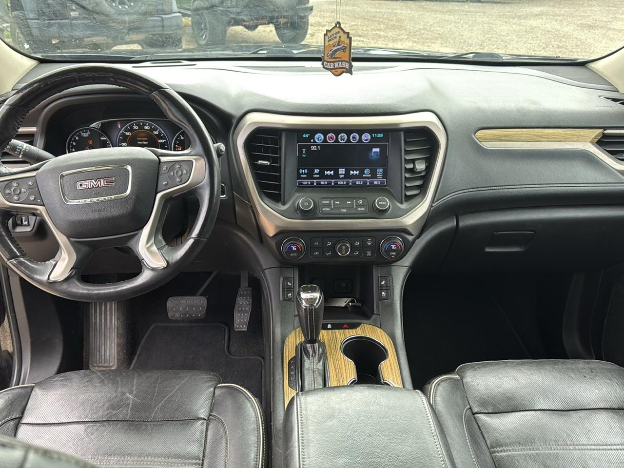 GMC Acadia Denali AWD 2017