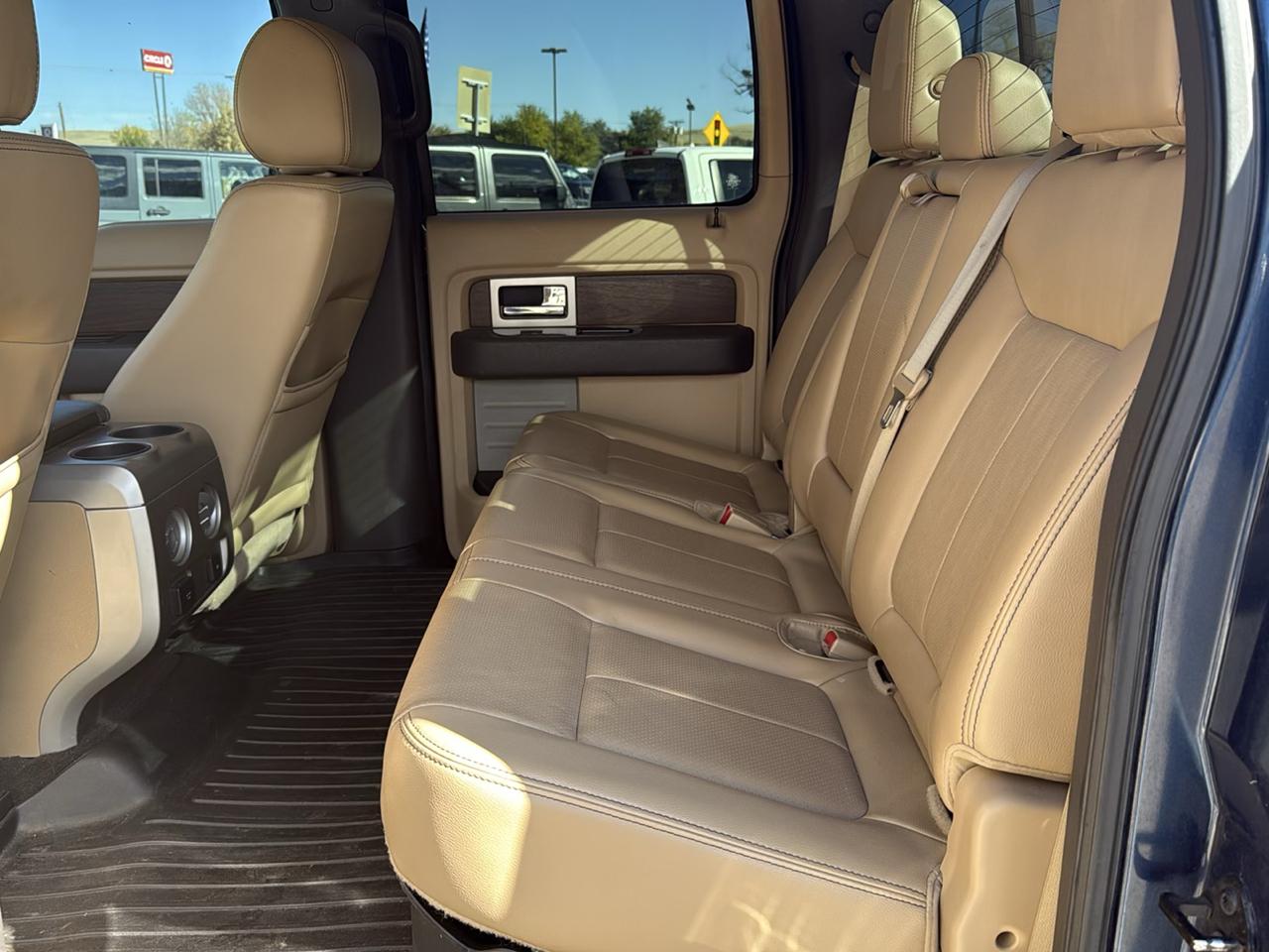 Ford F-150 SuperCrew 150" Lariat 4WD 2014