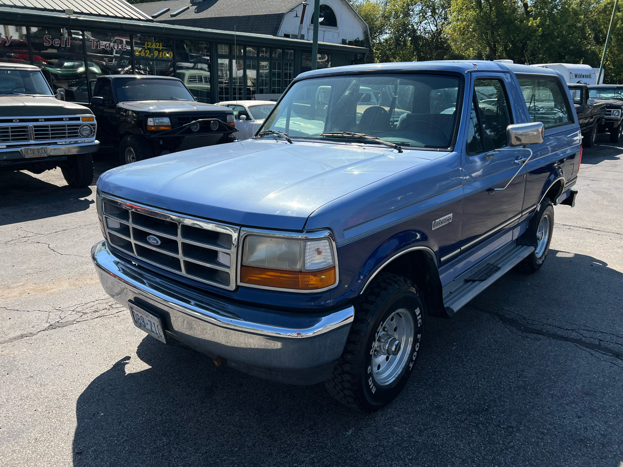 1996 Ford Bronco photo 2