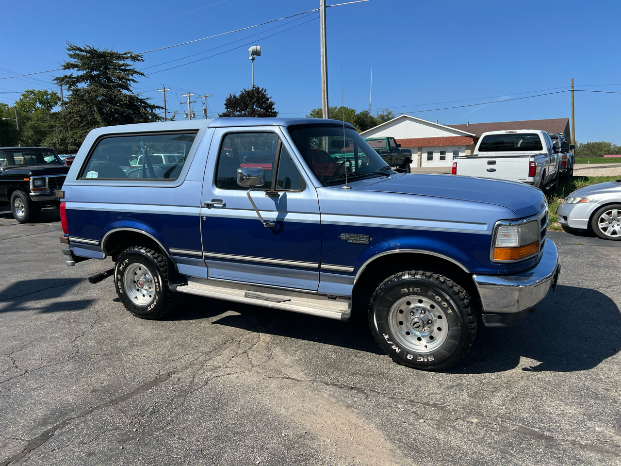 1996 Ford Bronco photo 3
