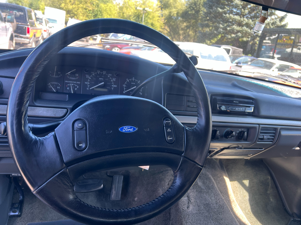 1993 Ford Bronco photo 3