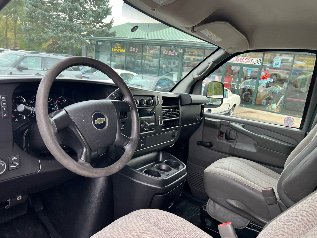 Chevrolet Express Cargo Van RWD 2500 135" 2012