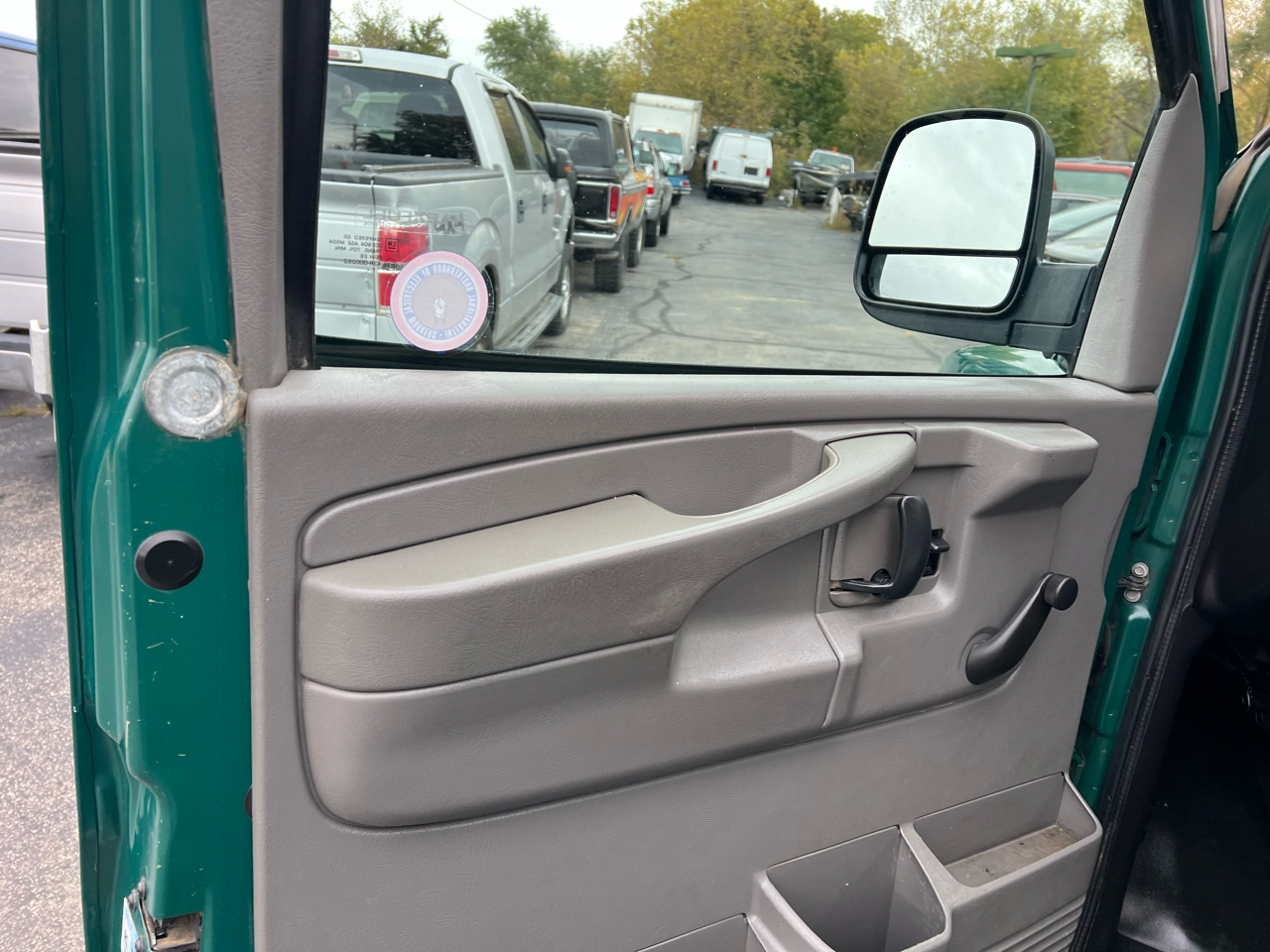 Chevrolet Express Cargo Van RWD 2500 135" 2012