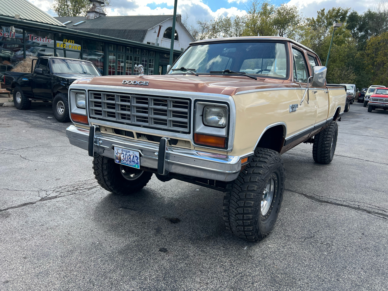 Dodge Pickup W-350 Sweptline Crew Cab 149 1985