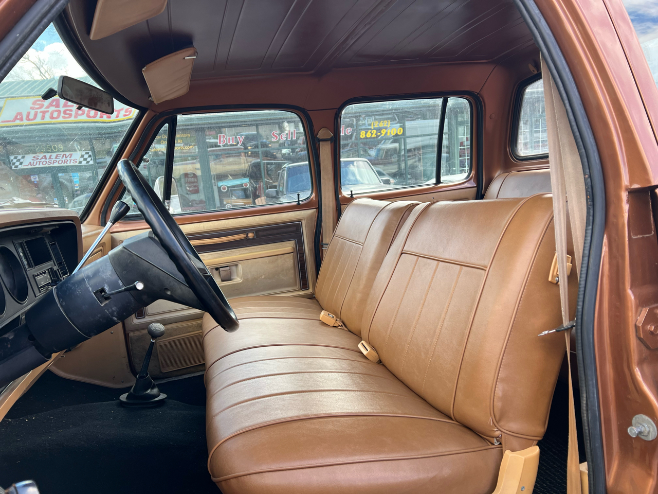 Dodge Pickup W-350 Sweptline Crew Cab 149 1985