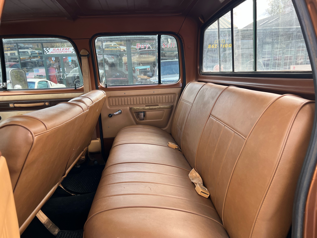 Dodge Pickup W-350 Sweptline Crew Cab 149 1985