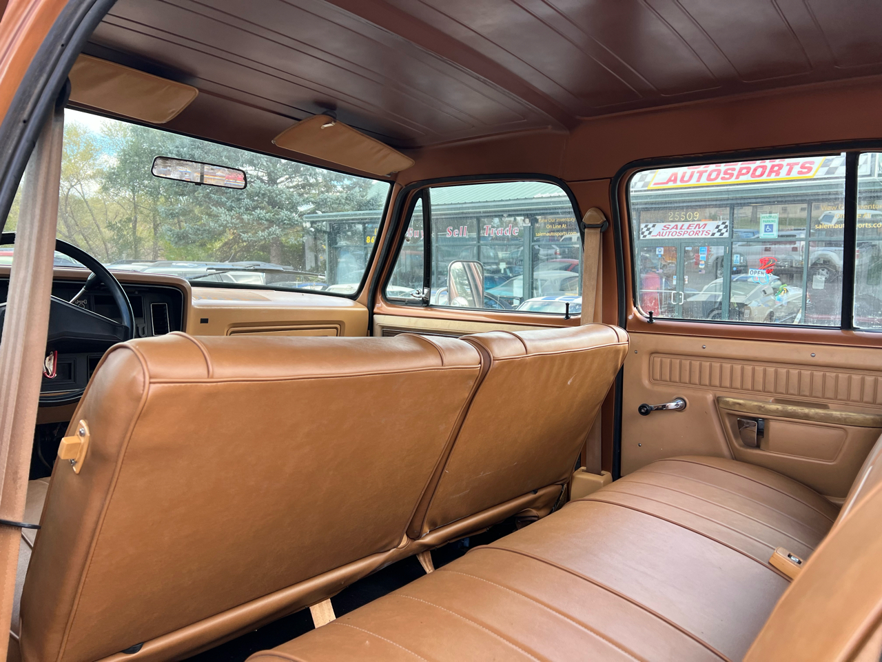 Dodge Pickup W-350 Sweptline Crew Cab 149 1985