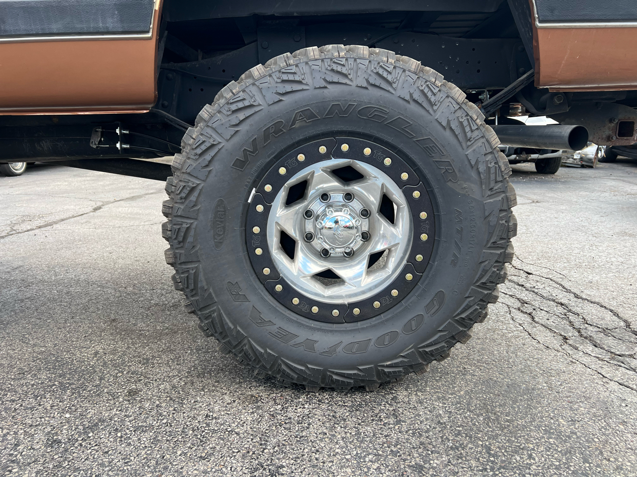 Dodge Pickup W-350 Sweptline Crew Cab 149 1985