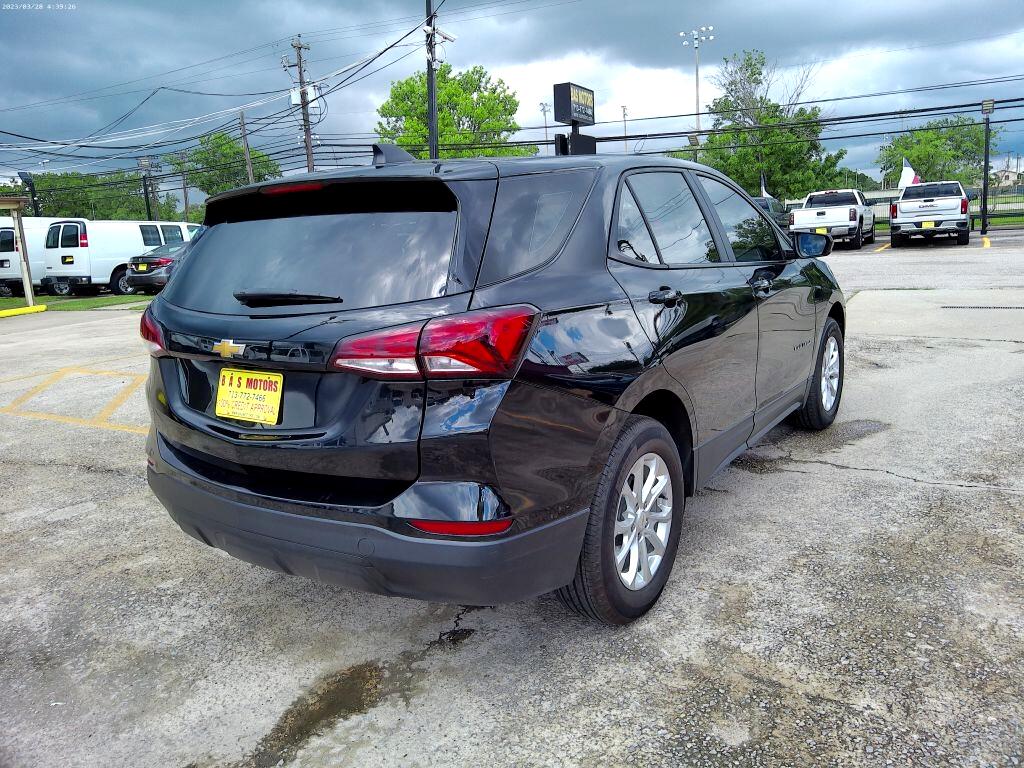 2023 Chevrolet Equinox LS photo 4