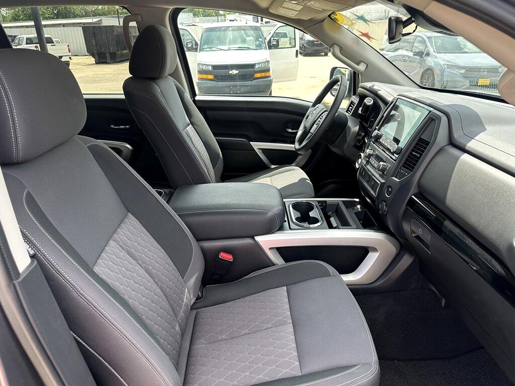 Nissan Titan SV Crew Cab 2WD 2023 Nissan Titan SV Crew Cab 2WD 2023