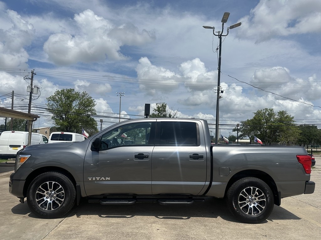 Nissan Titan SV Crew Cab 2WD 2023