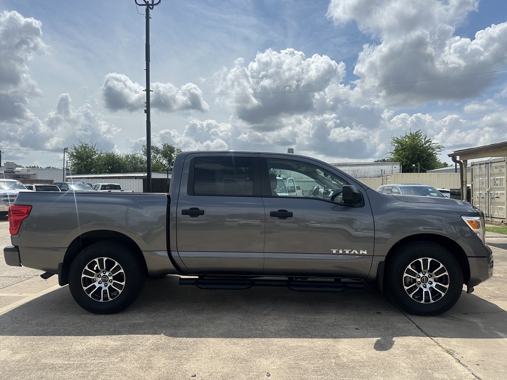 Nissan Titan SV Crew Cab 2WD 2023