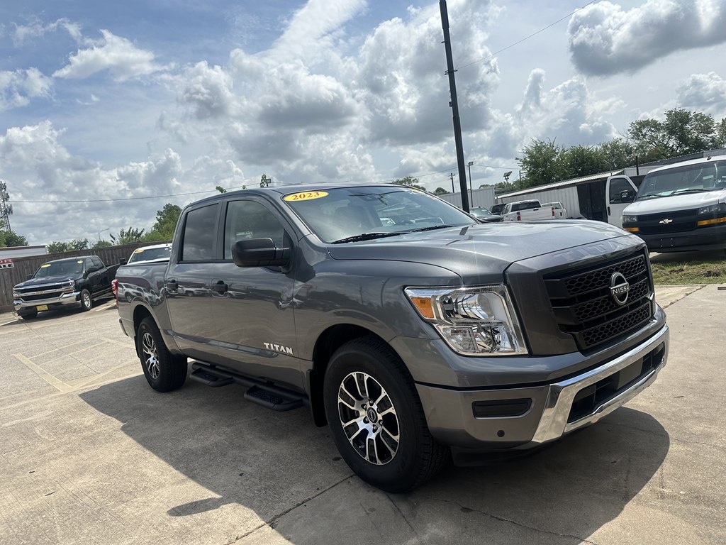 Nissan Titan SV Crew Cab 2WD 2023