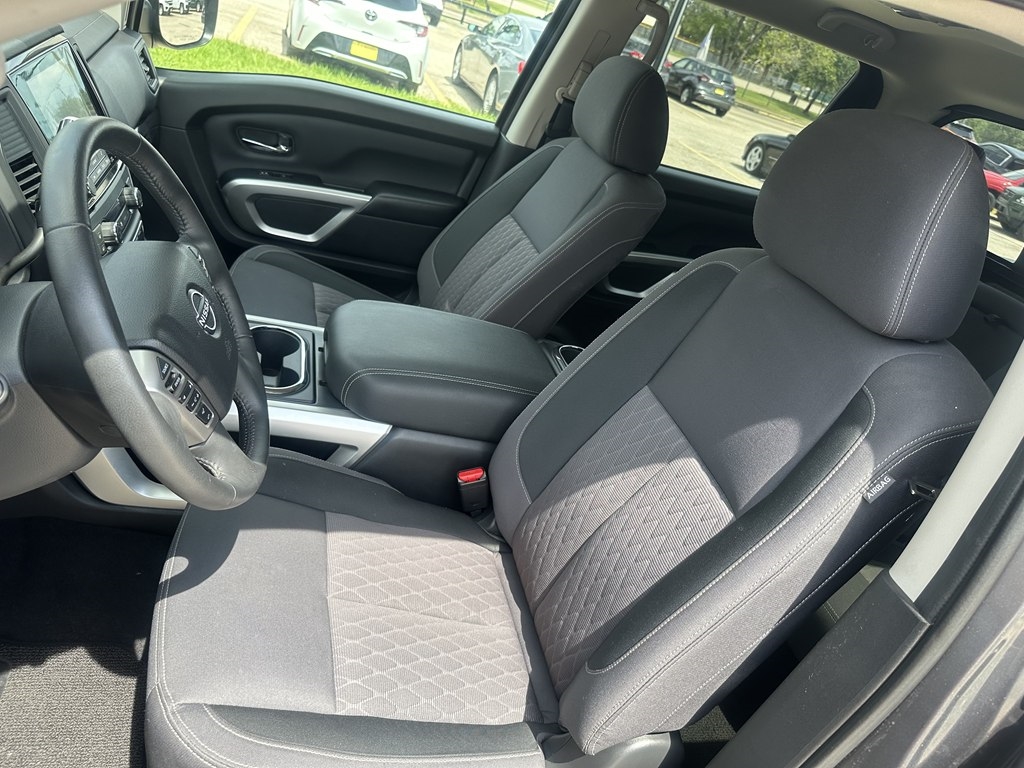 Nissan Titan SV Crew Cab 2WD 2023