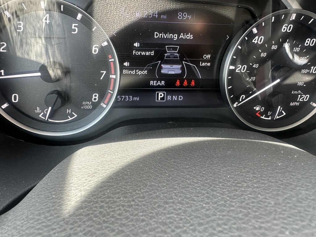 Nissan Titan SV Crew Cab 2WD 2023