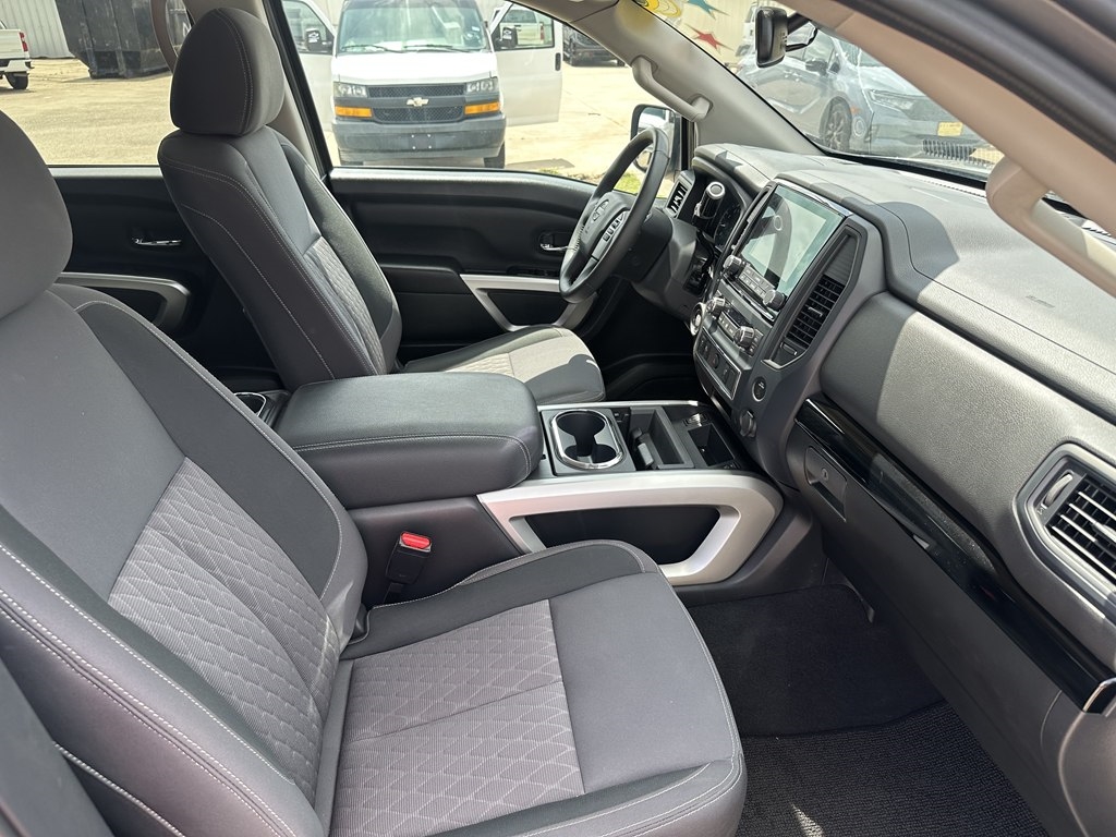 Nissan Titan SV Crew Cab 2WD 2023